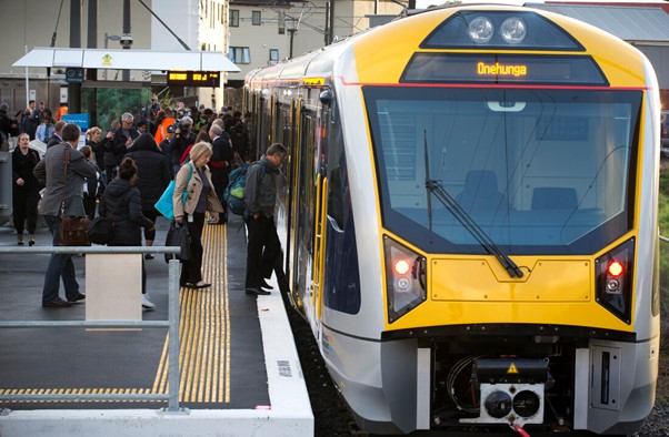 Onehunga_Station_Boarding.jpg